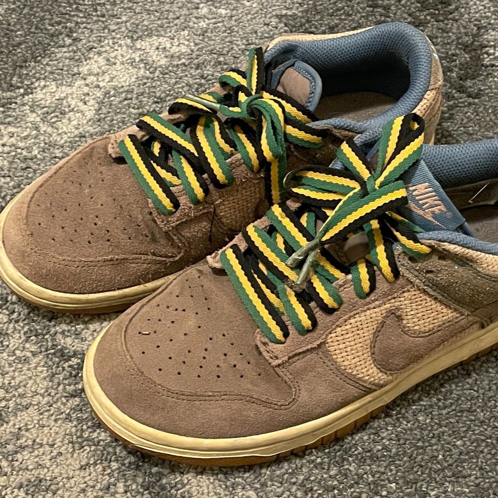 NIKE Women's Dunk Low Sneakers, Suede & Canvas, Colorful Lace, 6.5